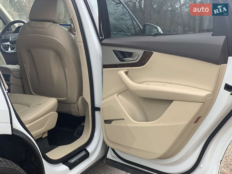 Внедорожник / Кроссовер Audi Q7 2018 в Киеве