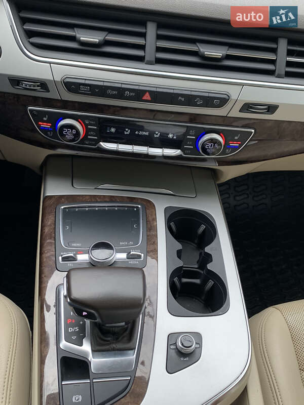 Внедорожник / Кроссовер Audi Q7 2018 в Киеве