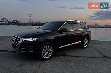 Позашляховик / Кросовер Audi Q7 2016 в 