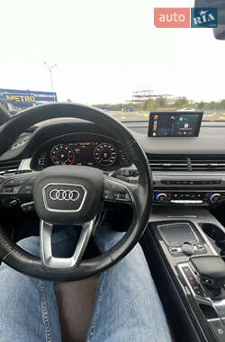 Внедорожник / Кроссовер Audi Q7 2017 в 