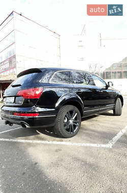 Внедорожник / Кроссовер Audi Q7 2015 в 