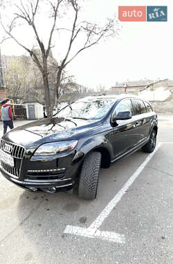Внедорожник / Кроссовер Audi Q7 2015 в 