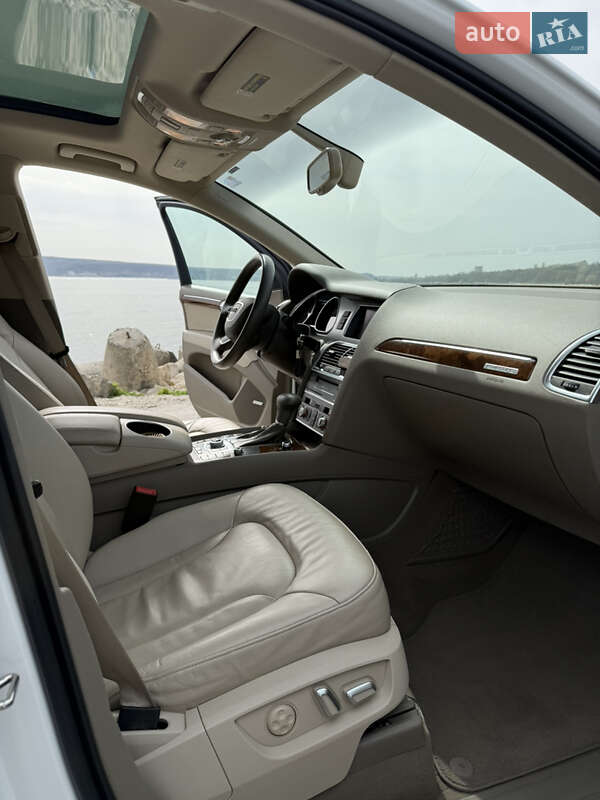 Позашляховик / Кросовер Audi Q7 2013 в Одесі