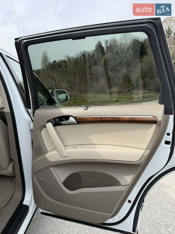 Позашляховик / Кросовер Audi Q7 2013 в Одесі