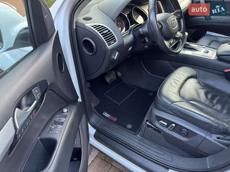 Внедорожник / Кроссовер Audi Q7 2015 в Самборе