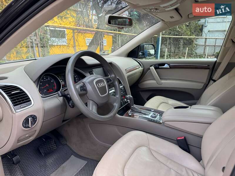 Внедорожник / Кроссовер Audi Q7 2011 в Одессе