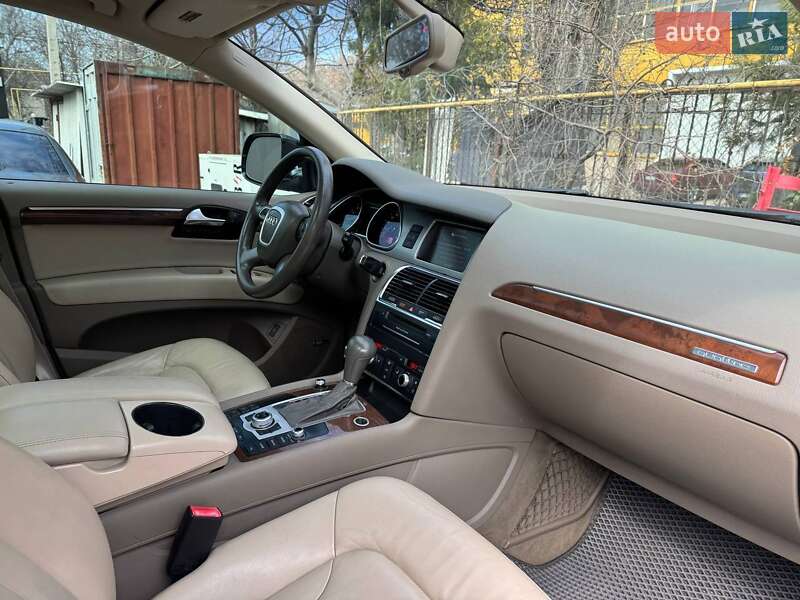 Внедорожник / Кроссовер Audi Q7 2011 в Одессе