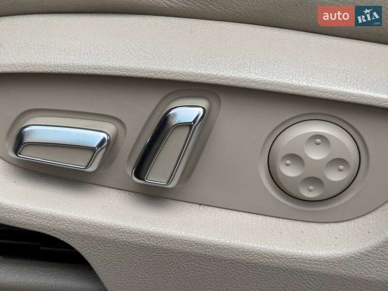 Внедорожник / Кроссовер Audi Q7 2011 в Одессе