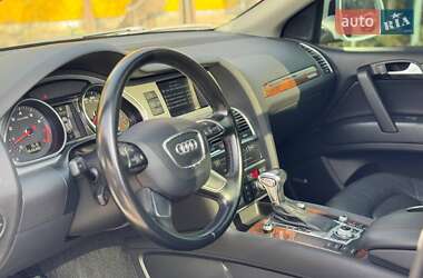 Позашляховик / Кросовер Audi Q7 2013 в 