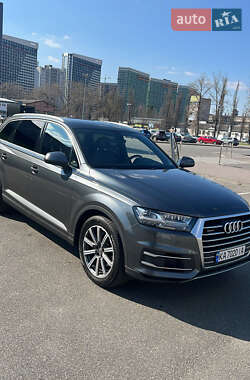 Позашляховик / Кросовер Audi Q7 2017 в 