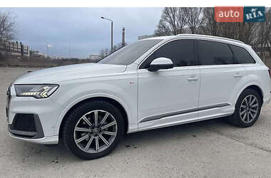 Внедорожник / Кроссовер Audi Q7 2020 в 