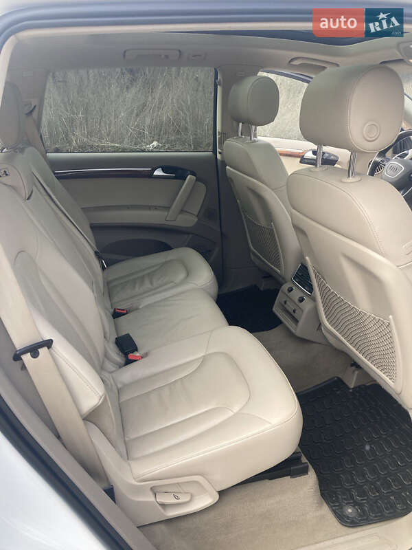 Внедорожник / Кроссовер Audi Q7 2015 в Киеве