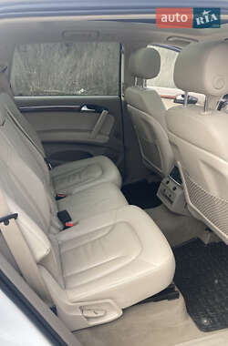 Внедорожник / Кроссовер Audi Q7 2015 в 