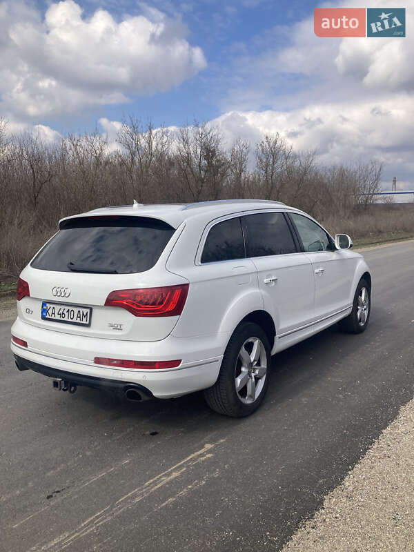 Внедорожник / Кроссовер Audi Q7 2015 в Киеве