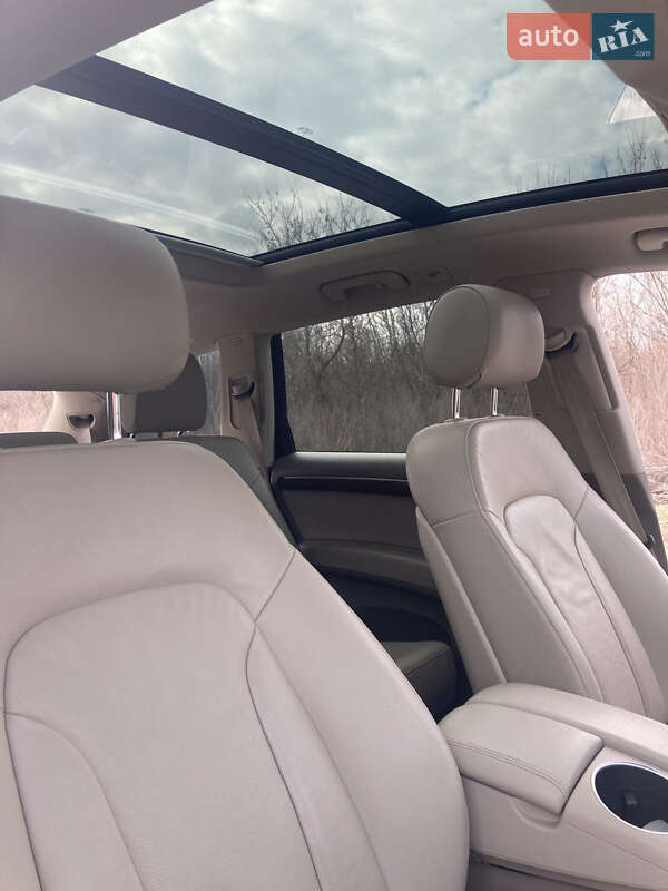 Внедорожник / Кроссовер Audi Q7 2015 в Киеве
