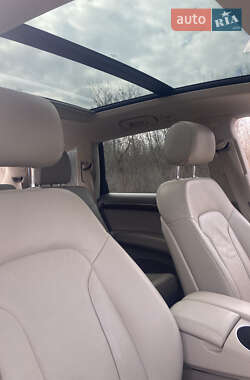 Внедорожник / Кроссовер Audi Q7 2015 в 