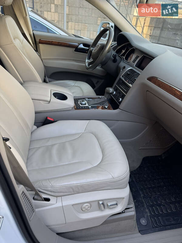 Внедорожник / Кроссовер Audi Q7 2015 в Киеве
