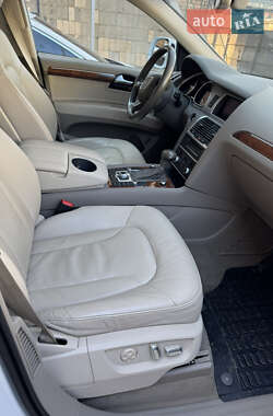 Внедорожник / Кроссовер Audi Q7 2015 в 
