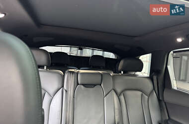 Внедорожник / Кроссовер Audi Q7 2018 в 