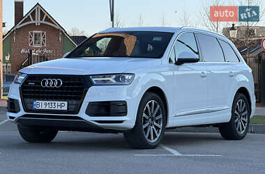 Внедорожник / Кроссовер Audi Q7 2016 в 