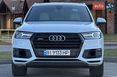 Внедорожник / Кроссовер Audi Q7 2016 в 