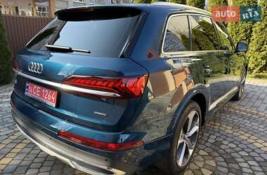 Позашляховик / Кросовер Audi Q7 2020 в 