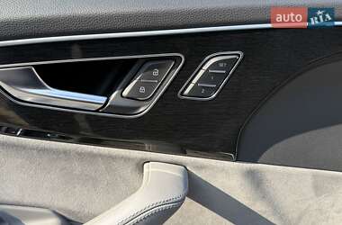 Позашляховик / Кросовер Audi Q7 2020 в 