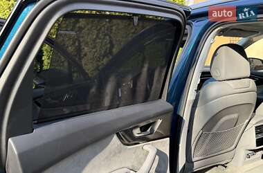 Позашляховик / Кросовер Audi Q7 2020 в 