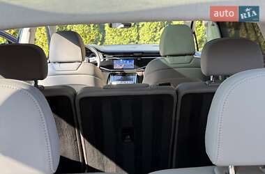 Позашляховик / Кросовер Audi Q7 2020 в 
