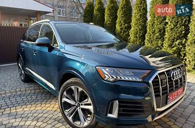 Позашляховик / Кросовер Audi Q7 2020 в 