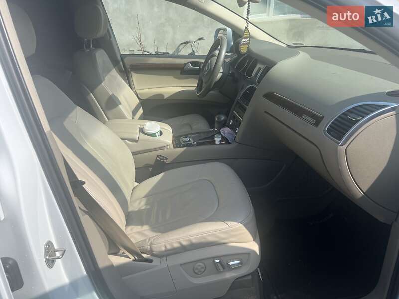 Позашляховик / Кросовер Audi Q7 2012 в Тернополі