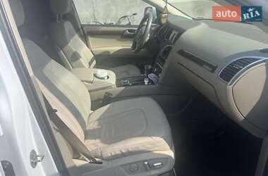 Позашляховик / Кросовер Audi Q7 2012 в 