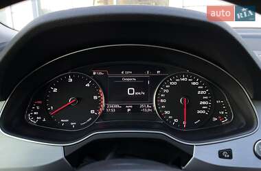 Внедорожник / Кроссовер Audi Q7 2015 в 
