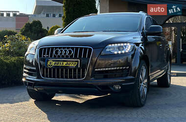 Внедорожник / Кроссовер Audi Q7 2015 в 