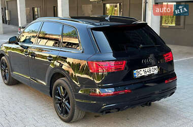 Внедорожник / Кроссовер Audi Q7 2017 в 