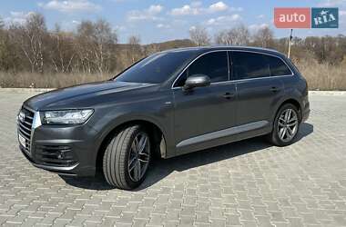 Внедорожник / Кроссовер Audi Q7 2016 в 