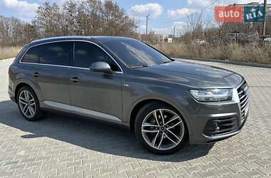 Внедорожник / Кроссовер Audi Q7 2016 в Полтаве