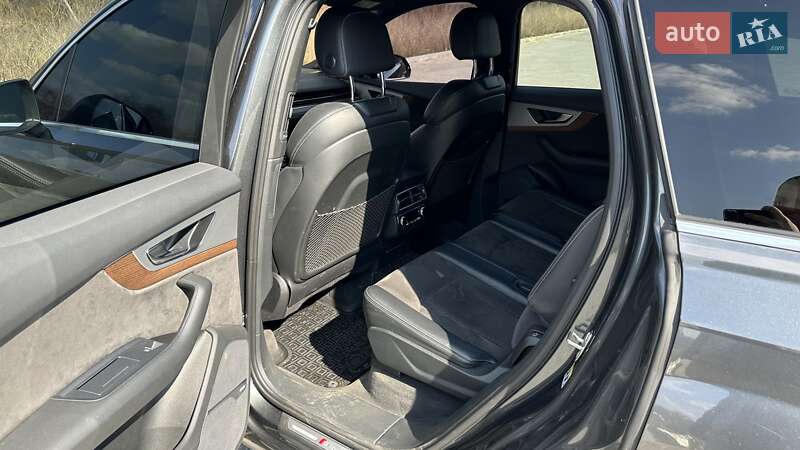 Внедорожник / Кроссовер Audi Q7 2016 в Полтаве