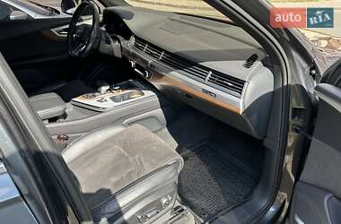 Внедорожник / Кроссовер Audi Q7 2016 в 