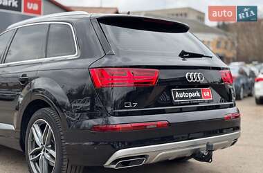 Внедорожник / Кроссовер Audi Q7 2017 в 