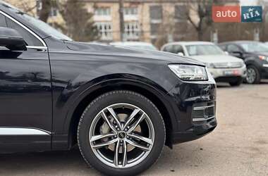Внедорожник / Кроссовер Audi Q7 2017 в 