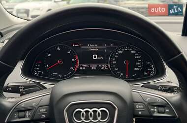 Внедорожник / Кроссовер Audi Q7 2017 в 