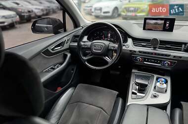 Внедорожник / Кроссовер Audi Q7 2017 в 