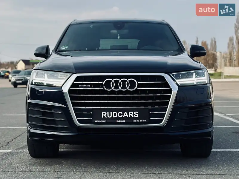Внедорожник / Кроссовер Audi Q7 2017 в 