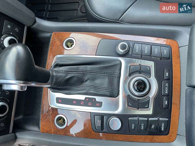 Позашляховик / Кросовер Audi Q7 2015 в Києві