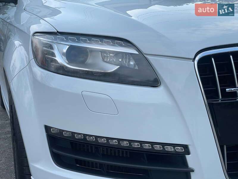 Позашляховик / Кросовер Audi Q7 2015 в Києві