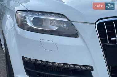Внедорожник / Кроссовер Audi Q7 2015 в 