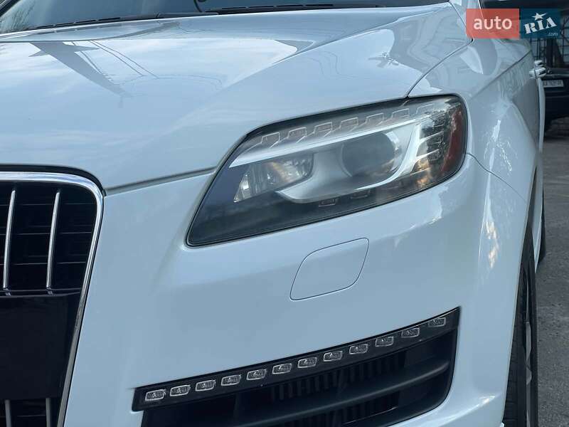 Позашляховик / Кросовер Audi Q7 2015 в Києві