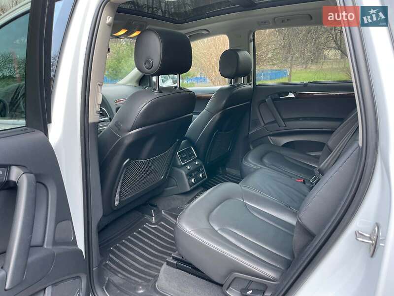 Позашляховик / Кросовер Audi Q7 2015 в Києві