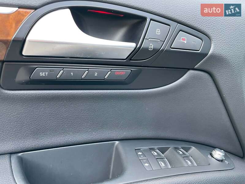 Позашляховик / Кросовер Audi Q7 2015 в Києві